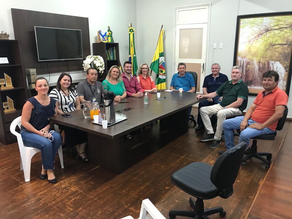 Executivo Municipal recebe visita cortesia da deputada Patrícia Alba